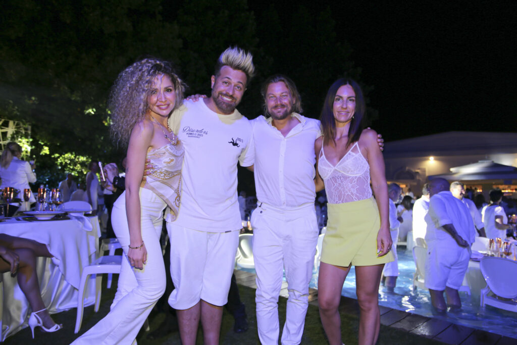 White Dinner Water Show Davide Silvestri e dj Mitch a Villa ReNoir