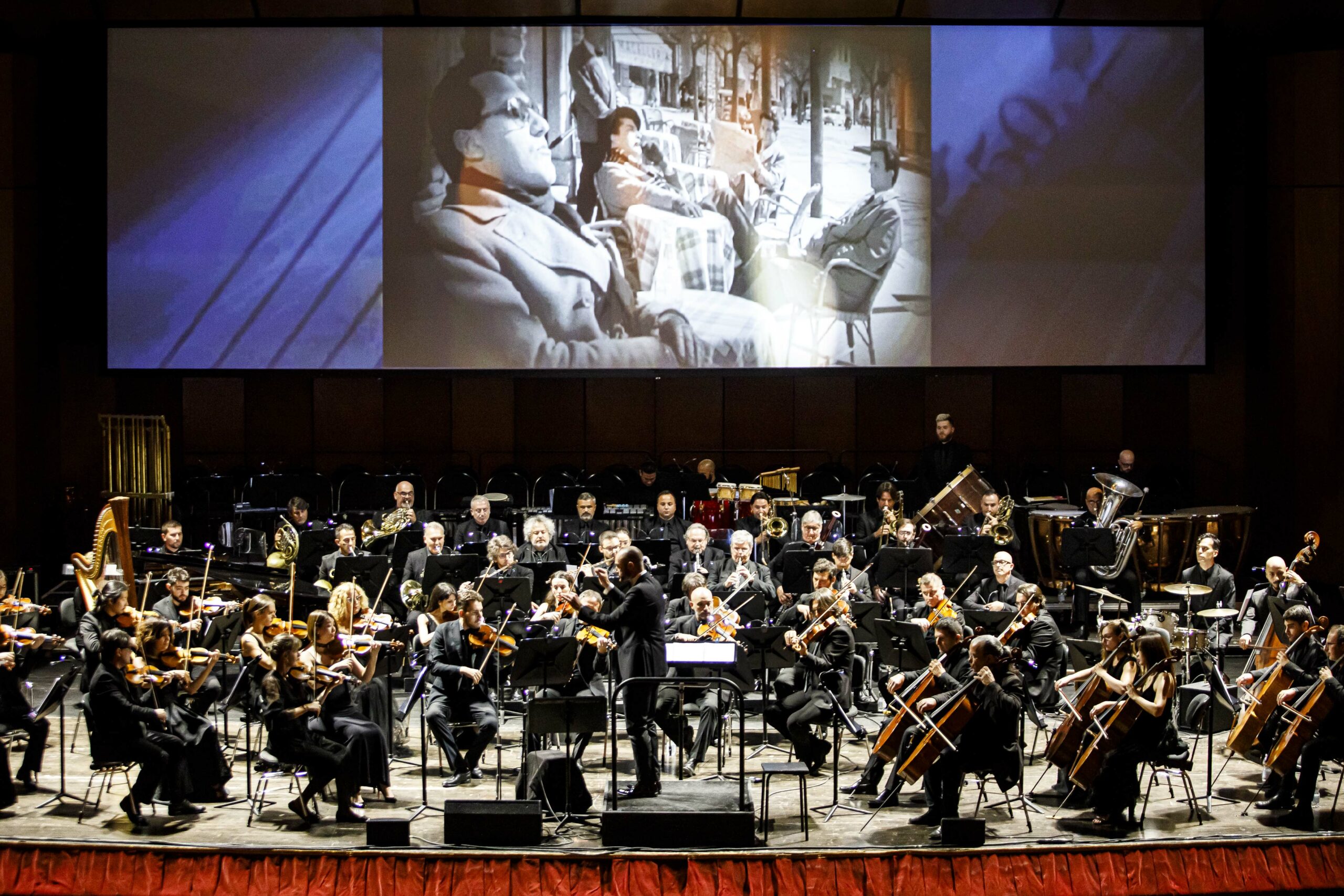 Omaggio ad “Alberto Sordi – Le note di un mito”. L’Orchestra Italiana del Cinema in concerto a CinecittàDue, diretta da Marco Patrignani. Il primo di una lunga serie di appuntamenti al centro di una importante riqualificazione per abbracciare le esigenze del quartiere.