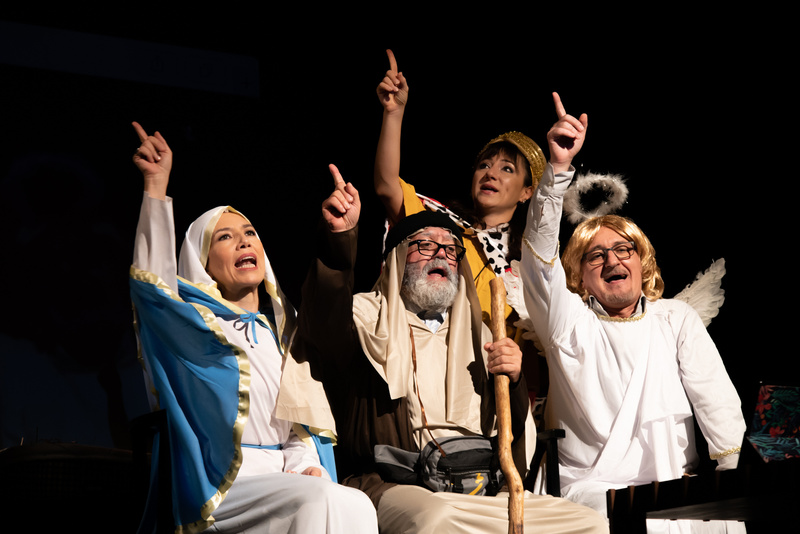 Arriva “Famiglia micidiale” al teatro Golden …una commedia esplosiva